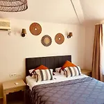 Kalia Hotel *